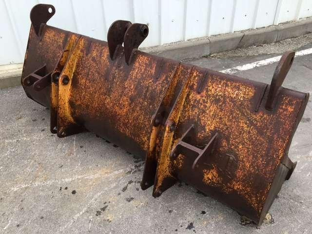 CASE 2300mm - Tractopelle - Loader bucket: picture 4 CASE 2300mm - Tractopelle - Loader bucket: picture 4