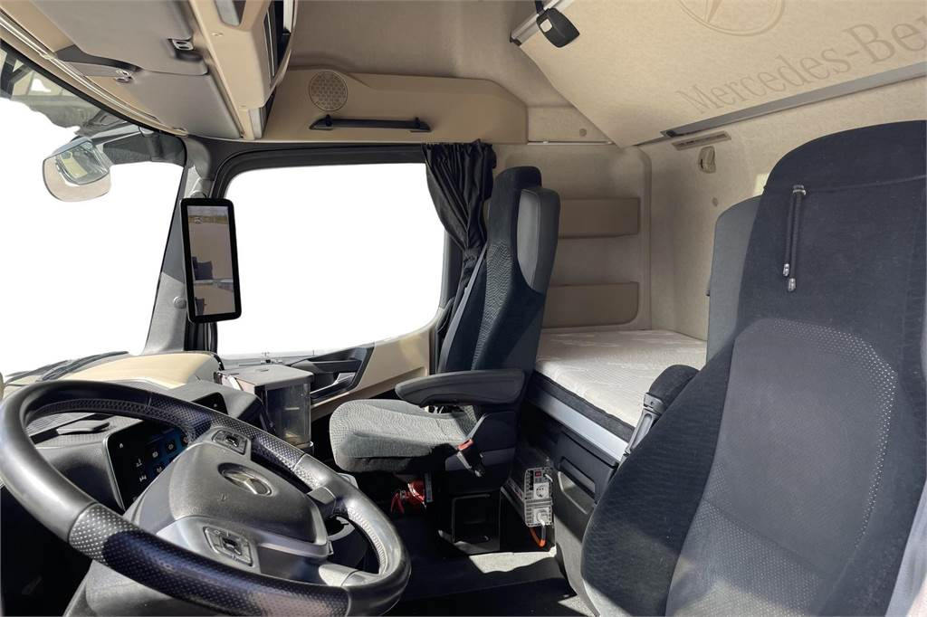 Mercedes-Benz ACTROS 2551LS 6x2/4 Väliteli - Tractor unit: picture 5 Mercedes-Benz ACTROS 2551LS 6x2/4 Väliteli - Tractor unit: picture 5
