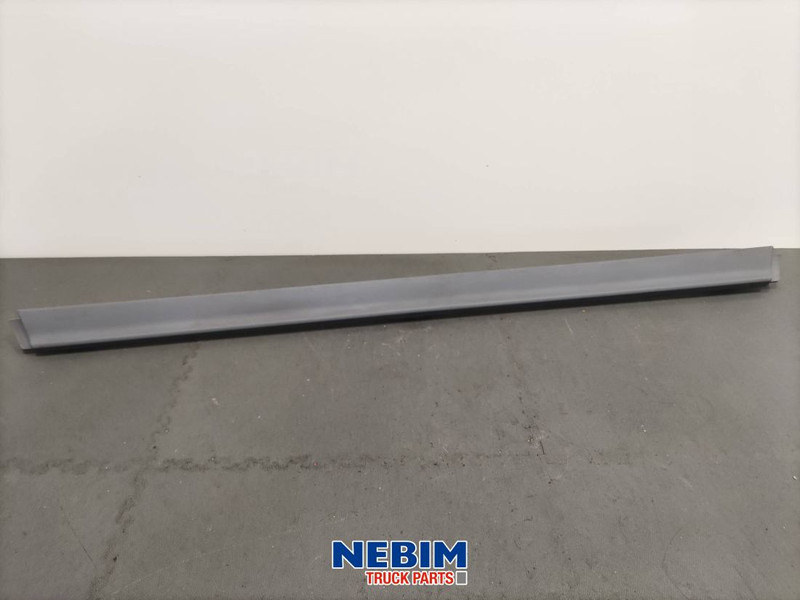 Volvo Volvo - 82101912 - Bumperspoiler midden FH4/5 - Spare parts for Truck: picture 1 Volvo Volvo - 82101912 - Bumperspoiler midden FH4/5 - Spare parts for Truck: picture 1