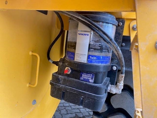 Wheel loader Volvo L 120 H A/C, BSS, ZSA, 3. Kr., SW (12005212): picture 15 Wheel loader Volvo L 120 H A/C, BSS, ZSA, 3. Kr., SW (12005212): picture 15