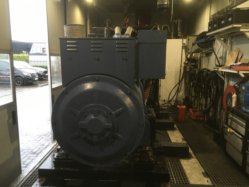 MTU 16V2000 GENERATOR 1250KVA USED - Generator set: picture 4 MTU 16V2000 GENERATOR 1250KVA USED - Generator set: picture 4