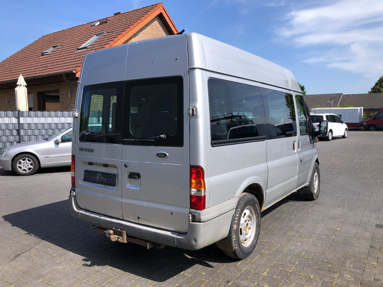 Ford Transit 2.4 TDi, Heckantrieb, 8-Sitzer, Klima - Passenger van: picture 2 Ford Transit 2.4 TDi, Heckantrieb, 8-Sitzer, Klima - Passenger van: picture 2