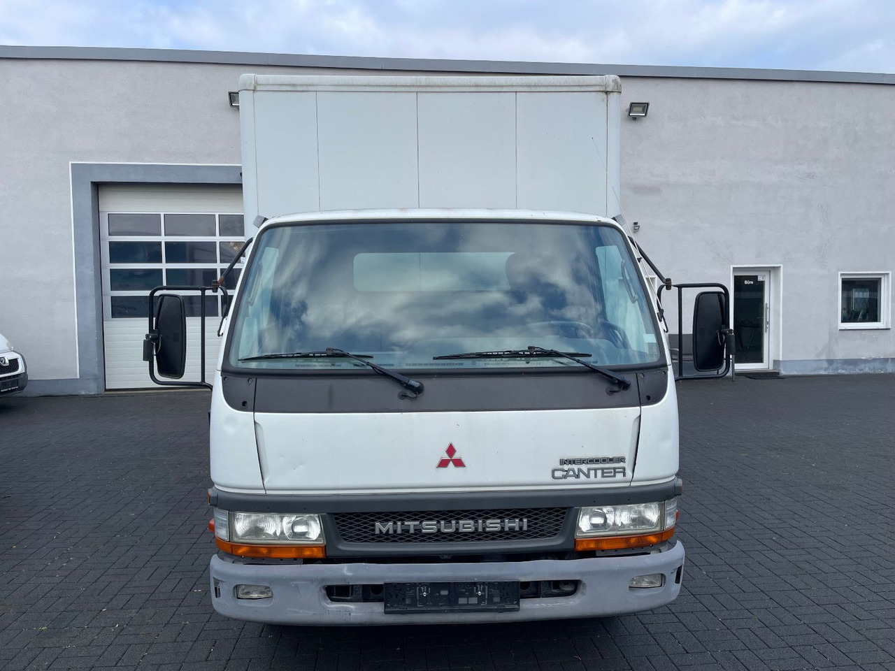 Mitsubishi Canter 3.9D, TE 649 - Box van: picture 5 Mitsubishi Canter 3.9D, TE 649 - Box van: picture 5