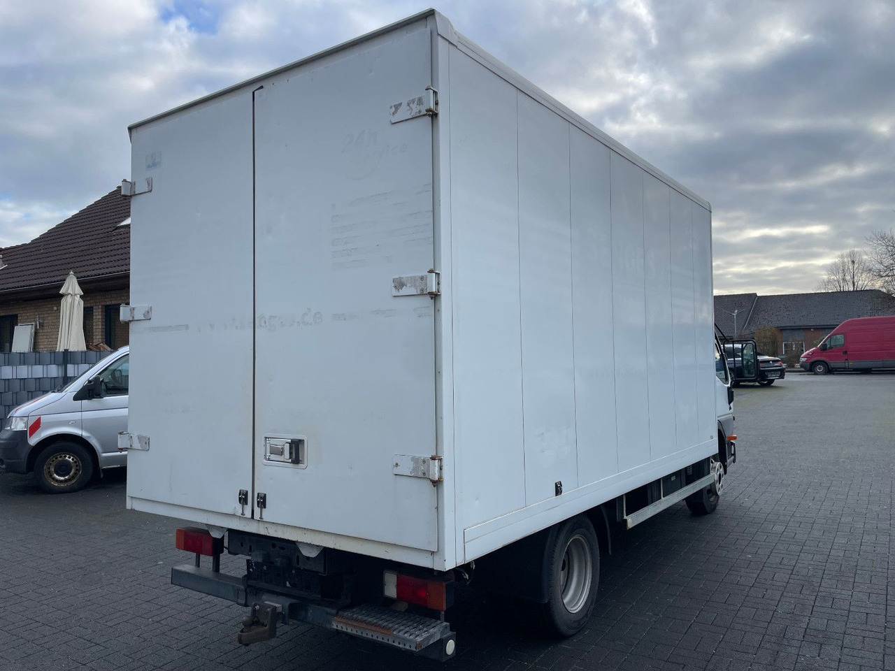 Mitsubishi Canter 3.9D, TE 649 - Box van: picture 2 Mitsubishi Canter 3.9D, TE 649 - Box van: picture 2