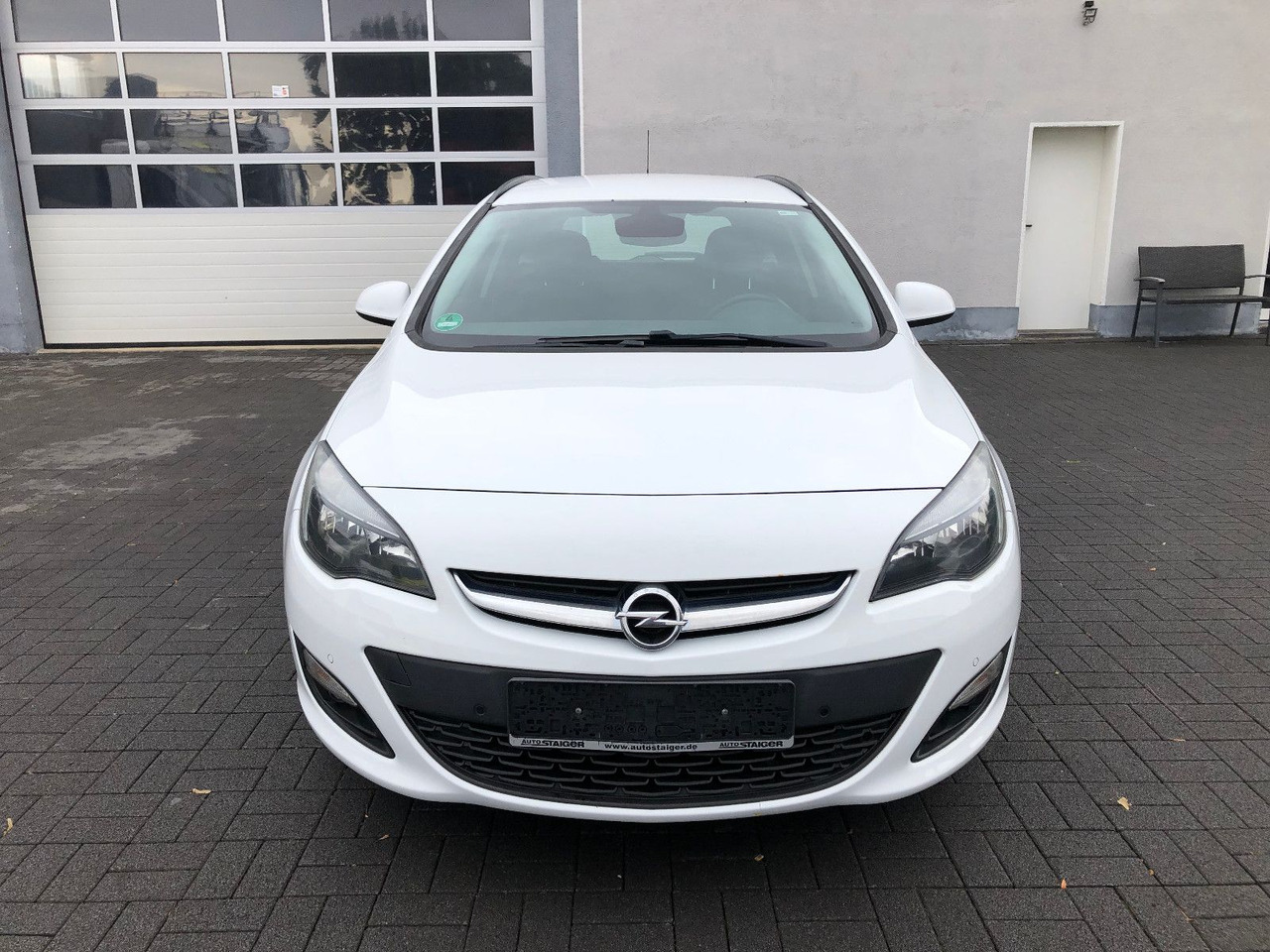 Opel Astra J 1.6 CDTi Sports Tourer Edition - Station wagon: picture 5 Opel Astra J 1.6 CDTi Sports Tourer Edition - Station wagon: picture 5