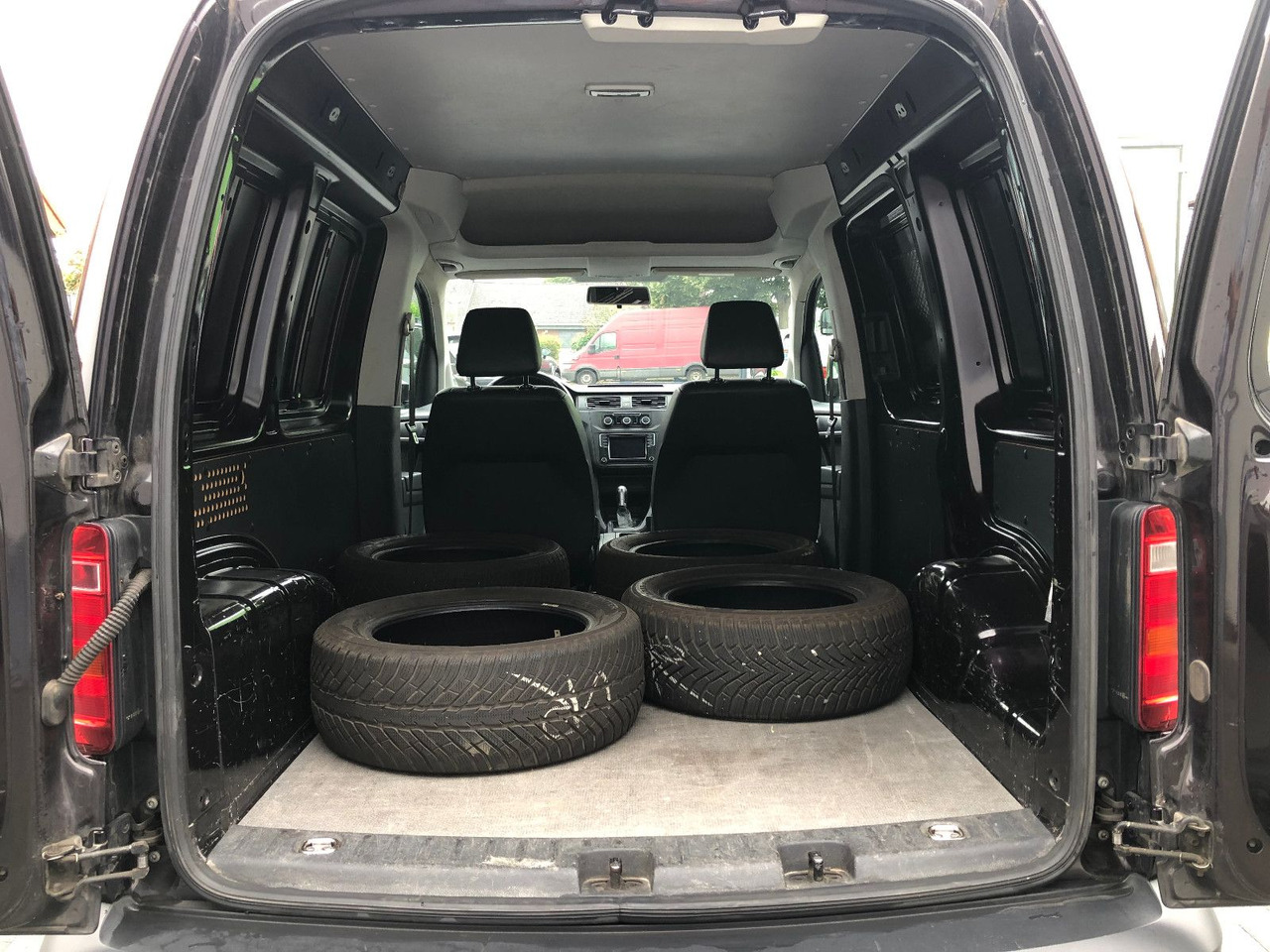 Small van Volkswagen Caddy 2.0 TDI 150 PS: picture 18