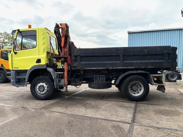 DAF 65 -180ATI 4x4 FULL STEEL 3-WAY KIPPER AND PALFINGER CRANE (EURO 2 / MANUAL GEARBOX / FULL STEEL SUSPENSION / ETC.) - Tipper, Crane truck: picture 5 DAF 65 -180ATI 4x4 FULL STEEL 3-WAY KIPPER AND PALFINGER CRANE (EURO 2 / MANUAL GEARBOX / FULL STEEL SUSPENSION / ETC.) - Tipper, Crane truck: picture 5