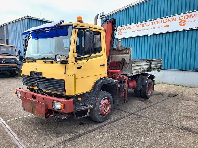 Mercedes-Benz 1117 K (6-CILINDER) KIPPER WITH FERRARI CRANE (FULL STEEL SUSPENSION / MANUAL GEARBOX / P.T.O.) - Tipper, Crane truck: picture 1 Mercedes-Benz 1117 K (6-CILINDER) KIPPER WITH FERRARI CRANE (FULL STEEL SUSPENSION / MANUAL GEARBOX / P.T.O.) - Tipper, Crane truck: picture 1