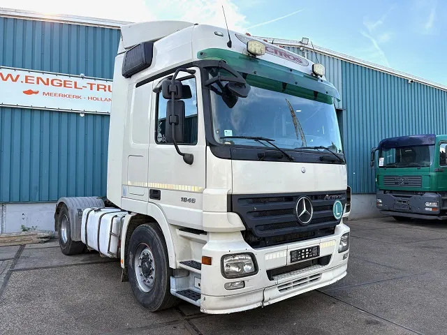 Mercedes-Benz Actros 1846 LS (MP2) (EPS WITH CLUTCH (3 PEDALS) / RETARDER / AIRCONDITIONING / ETC) - Tractor unit: picture 2 Mercedes-Benz Actros 1846 LS (MP2) (EPS WITH CLUTCH (3 PEDALS) / RETARDER / AIRCONDITIONING / ETC) - Tractor unit: picture 2