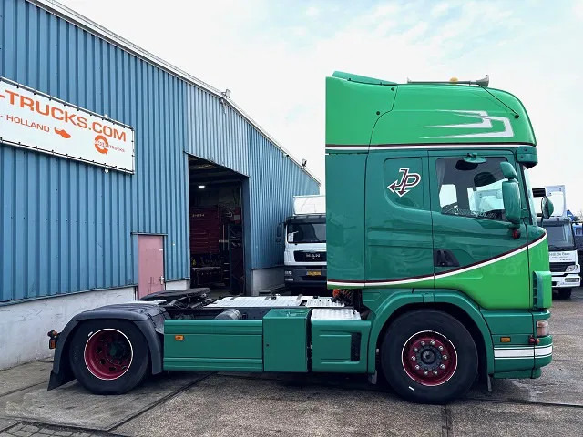 Scania R114-380 L TOPLINE ORIGINAL DUTCH SHOW TRUCK (EURO 3 / 12 GEARS MANUAL GEARBOX / RETARDER / AIRCONDITIONING / SPECIAL INTERIOR) - Tractor unit: picture 4 Scania R114-380 L TOPLINE ORIGINAL DUTCH SHOW TRUCK (EURO 3 / 12 GEARS MANUAL GEARBOX / RETARDER / AIRCONDITIONING / SPECIAL INTERIOR) - Tractor unit: picture 4