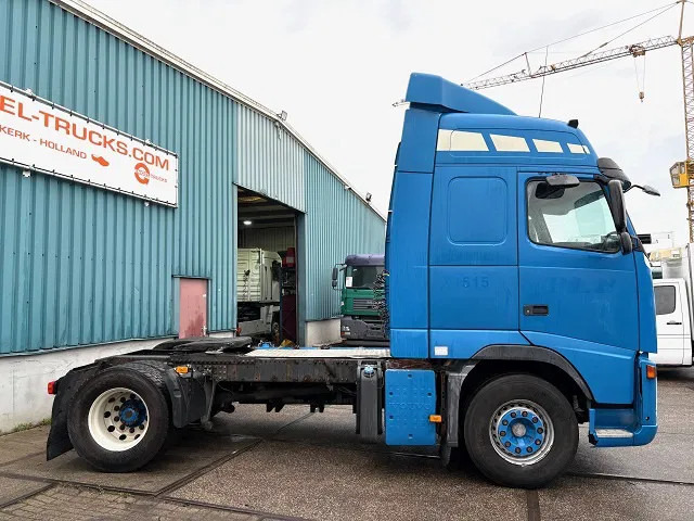 Volvo FH 400 GLOBETROTTER (VIN: 7B446149 / I-SHIFT / ADR-VLG / AIRCONDITIONING / COMPLETE SPOILERSET ON CABIN) - Tractor unit: picture 4 Volvo FH 400 GLOBETROTTER (VIN: 7B446149 / I-SHIFT / ADR-VLG / AIRCONDITIONING / COMPLETE SPOILERSET ON CABIN) - Tractor unit: picture 4