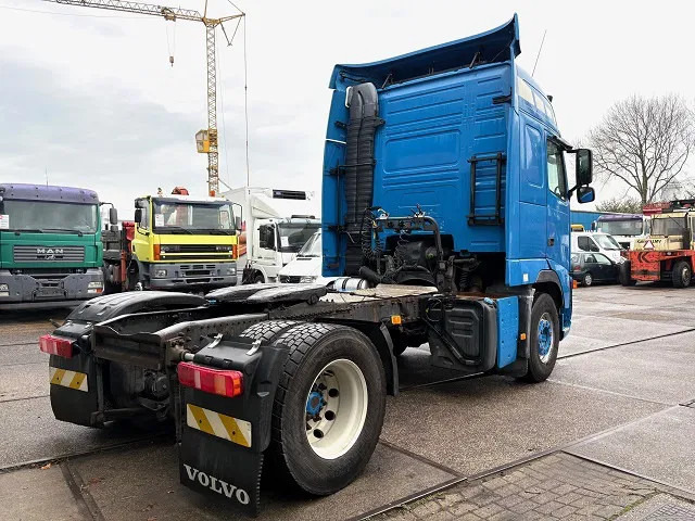 Volvo FH 400 GLOBETROTTER (VIN: 7B446149 / I-SHIFT / ADR-VLG / AIRCONDITIONING / COMPLETE SPOILERSET ON CABIN) - Tractor unit: picture 3 Volvo FH 400 GLOBETROTTER (VIN: 7B446149 / I-SHIFT / ADR-VLG / AIRCONDITIONING / COMPLETE SPOILERSET ON CABIN) - Tractor unit: picture 3