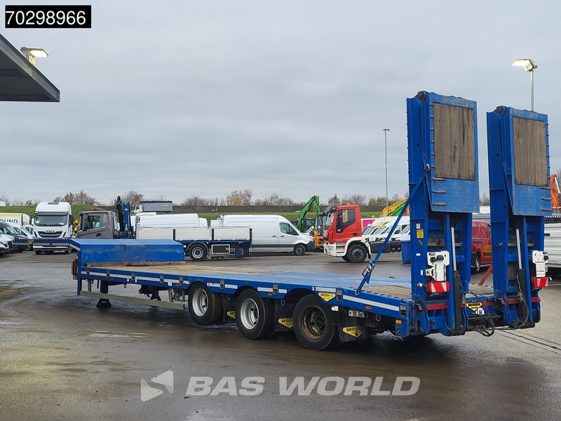Broshuis 3ASD-18-30/0 Lift + Steering Axle Hydraulic Ramps - Low loader semi-trailer: picture 3 Broshuis 3ASD-18-30/0 Lift + Steering Axle Hydraulic Ramps - Low loader semi-trailer: picture 3