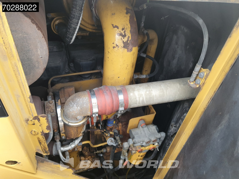 Wheel loader Caterpillar 988 H: picture 18
