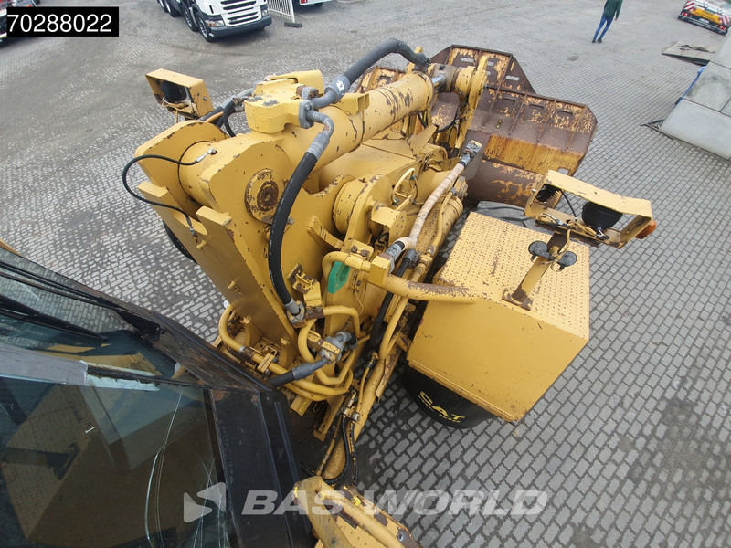 Wheel loader Caterpillar 988 H: picture 16