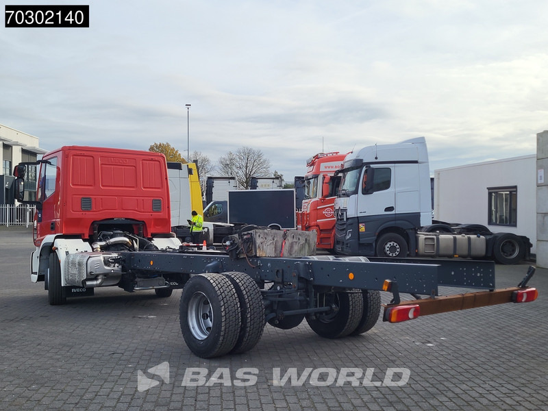 Iveco Eurocargo 160E320 4X2 NEW! 16T chassis 2016 production Euro 6 - Cab chassis truck: picture 2 Iveco Eurocargo 160E320 4X2 NEW! 16T chassis 2016 production Euro 6 - Cab chassis truck: picture 2