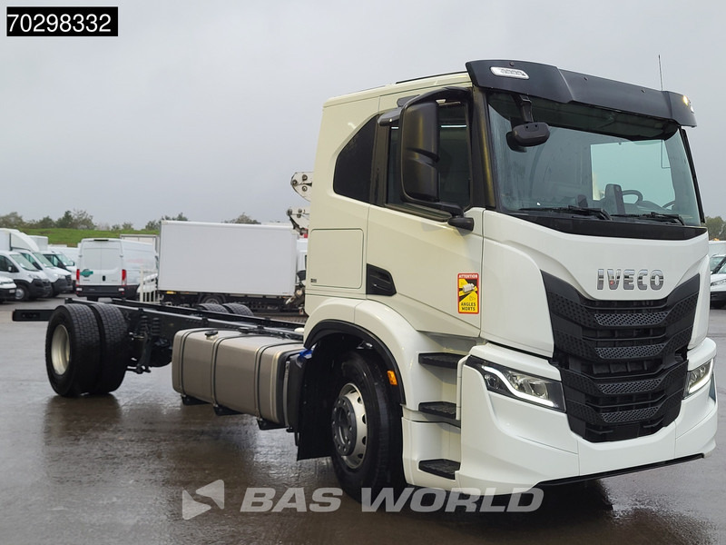 Iveco S-Way 340 4X2 NEW chassis! Automatic Navi ACC LED Euro 6 - Cab chassis truck: picture 3 Iveco S-Way 340 4X2 NEW chassis! Automatic Navi ACC LED Euro 6 - Cab chassis truck: picture 3