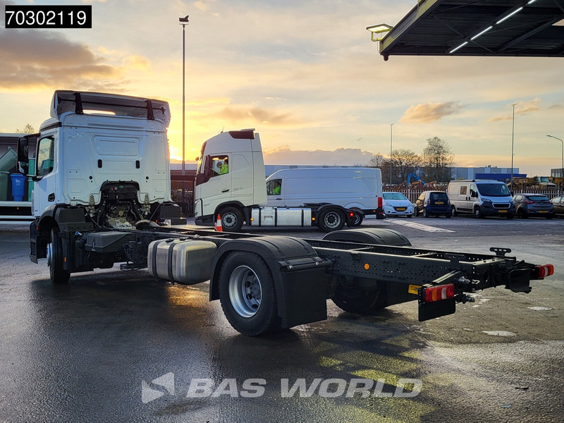 Mercedes-Benz Actros 1827 4X2 - Cab chassis truck: picture 2 Mercedes-Benz Actros 1827 4X2 - Cab chassis truck: picture 2