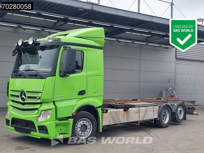 Mercedes-Benz Actros 2545 6X2 Hydraulic Liftable BDF system Lift+steering axle ADR Euro 6 - Container transporter/ Swap body truck: picture 1 Mercedes-Benz Actros 2545 6X2 Hydraulic Liftable BDF system Lift+steering axle ADR Euro 6 - Container transporter/ Swap body truck: picture 1
