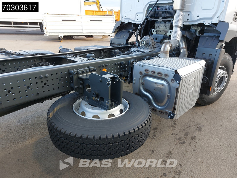 New Cab chassis truck Mercedes-Benz Arocs 3340 6X4 NEW EURO 5 Chassis Steel Suspension Big-Axle Automatic: picture 16