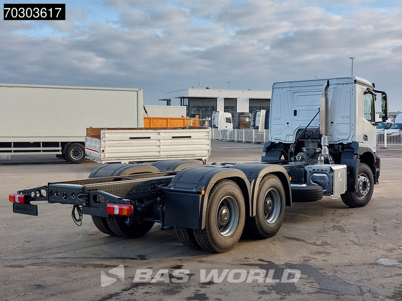 New Cab chassis truck Mercedes-Benz Arocs 3340 6X4 NEW EURO 5 Chassis Steel Suspension Big-Axle Automatic: picture 6
