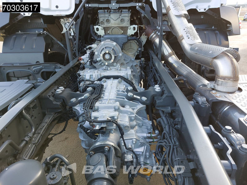 New Cab chassis truck Mercedes-Benz Arocs 3340 6X4 NEW EURO 5 Chassis Steel Suspension Big-Axle Automatic: picture 14
