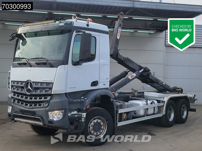 Mercedes-Benz Arocs 3342 6X4 HYVA 26-62-S Hooklift Big-Axle Automatic Euro 6 - Hook lift truck: picture 1 Mercedes-Benz Arocs 3342 6X4 HYVA 26-62-S Hooklift Big-Axle Automatic Euro 6 - Hook lift truck: picture 1