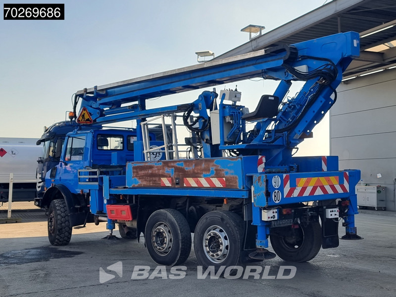 Mercedes-Benz Unimog 6X6 Unimog Engin EGI TP 226 hubarbeitsbühne Manual Euro 2 - Crane truck: picture 2 Mercedes-Benz Unimog 6X6 Unimog Engin EGI TP 226 hubarbeitsbühne Manual Euro 2 - Crane truck: picture 2