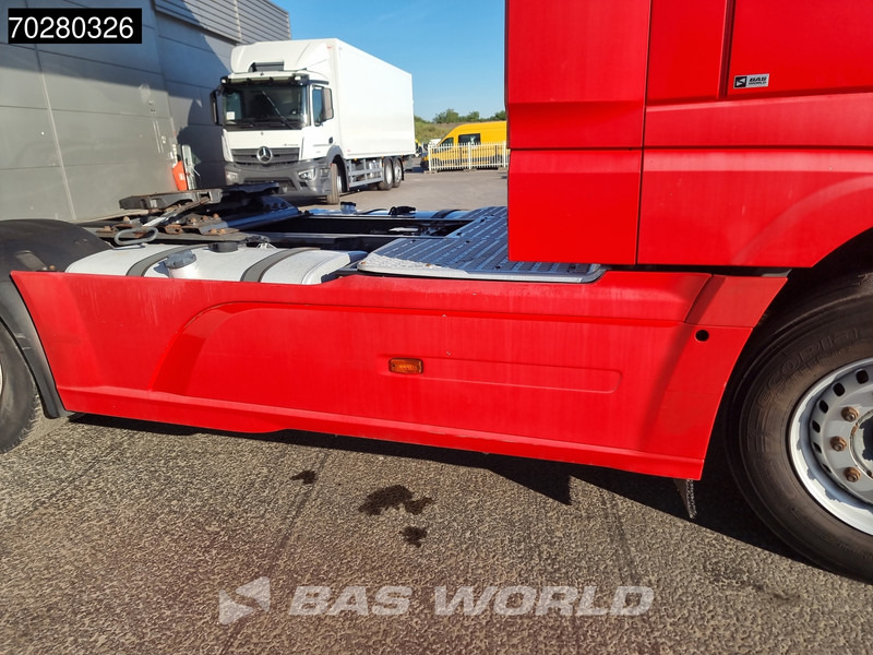 Tractor unit DAF XF 460 4X2 SSC Retarder 2x Tanks Standklima: picture 11