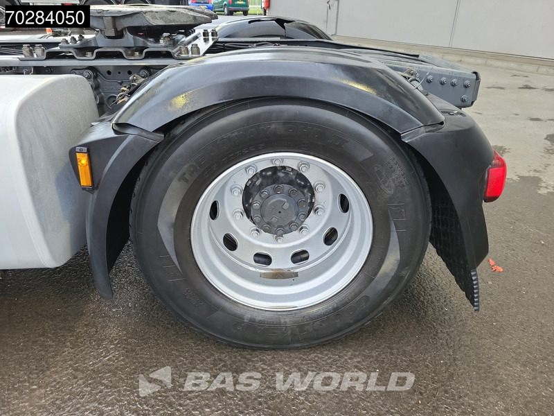 Tractor unit DAF XF 530 4X2 SSC Retarder 2x Tanks Standklima ACC Euro 6: picture 16