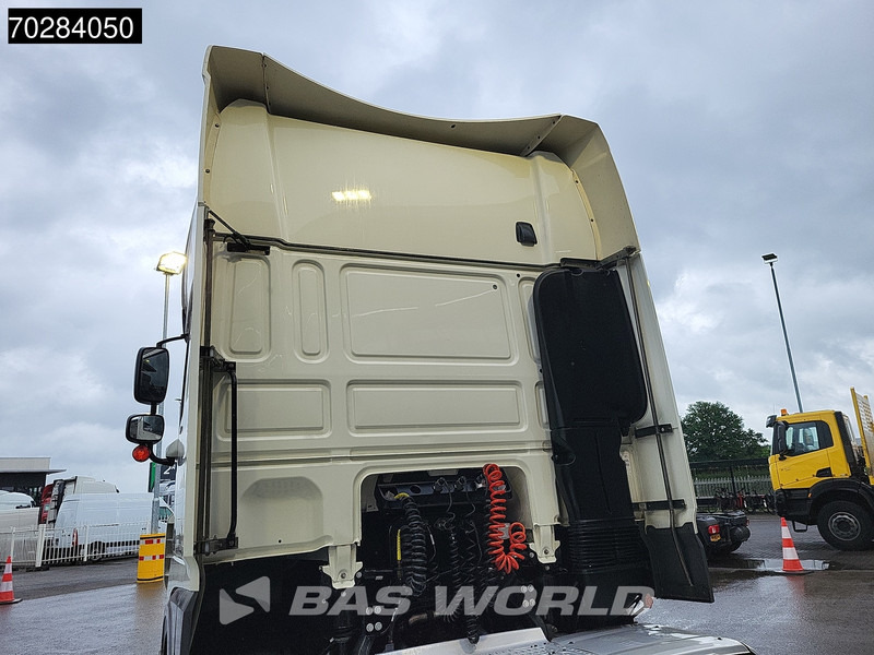 Tractor unit DAF XF 530 4X2 SSC Retarder 2x Tanks Standklima ACC Euro 6: picture 10