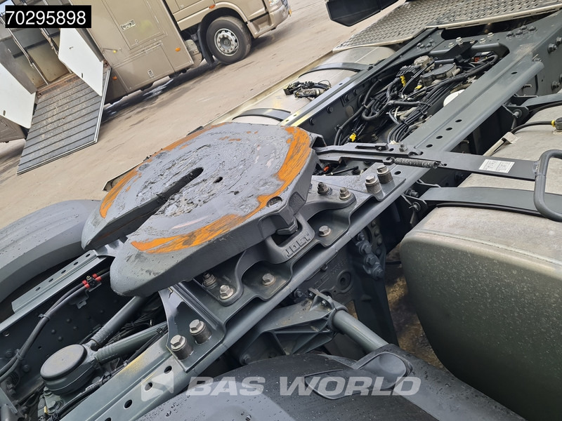 Tractor unit DAF XG+ 530 4X2 Retarder 2xTanks Standklima: picture 16