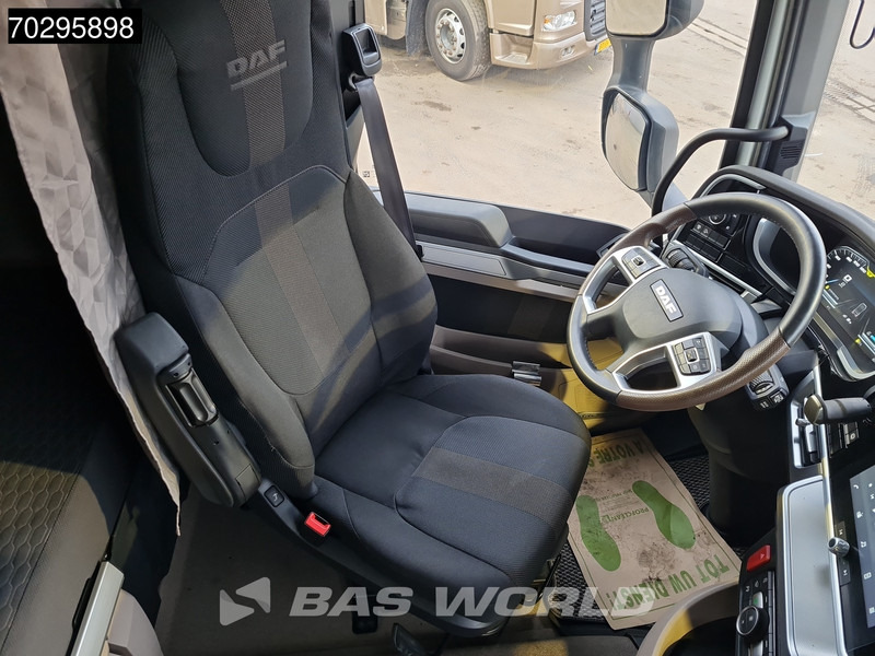 Tractor unit DAF XG+ 530 4X2 Retarder 2xTanks Standklima: picture 20