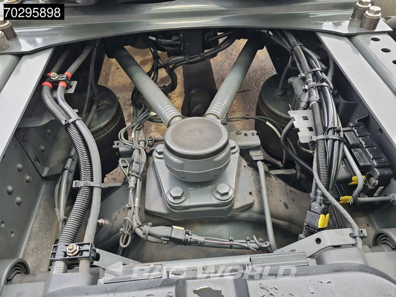 Tractor unit DAF XG+ 530 4X2 Retarder 2xTanks Standklima: picture 13