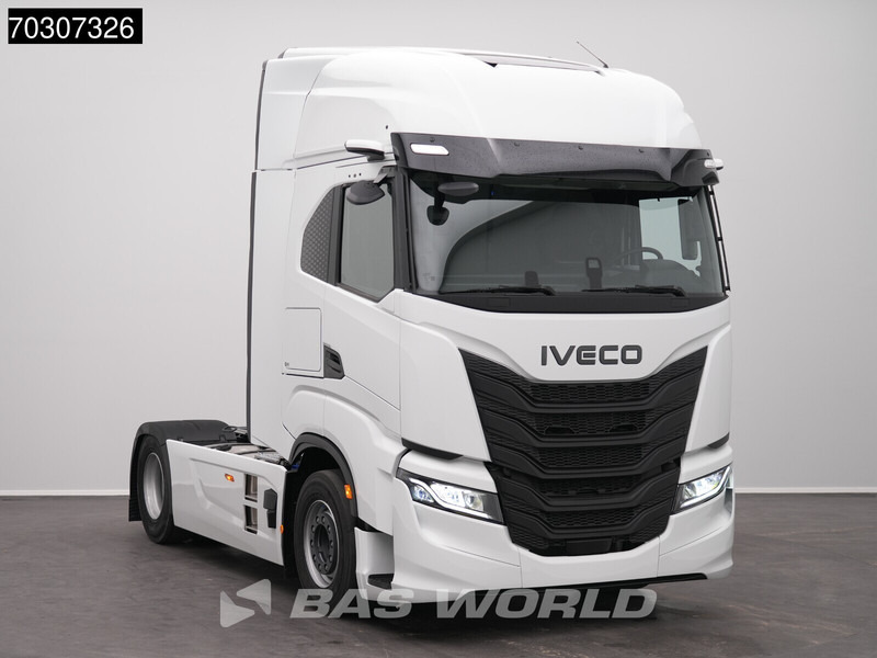 Iveco S-Way 500 4X2 NEW! 2xTanks HPEB Standklima ACC NAVI LED - Tractor unit: picture 3 Iveco S-Way 500 4X2 NEW! 2xTanks HPEB Standklima ACC NAVI LED - Tractor unit: picture 3