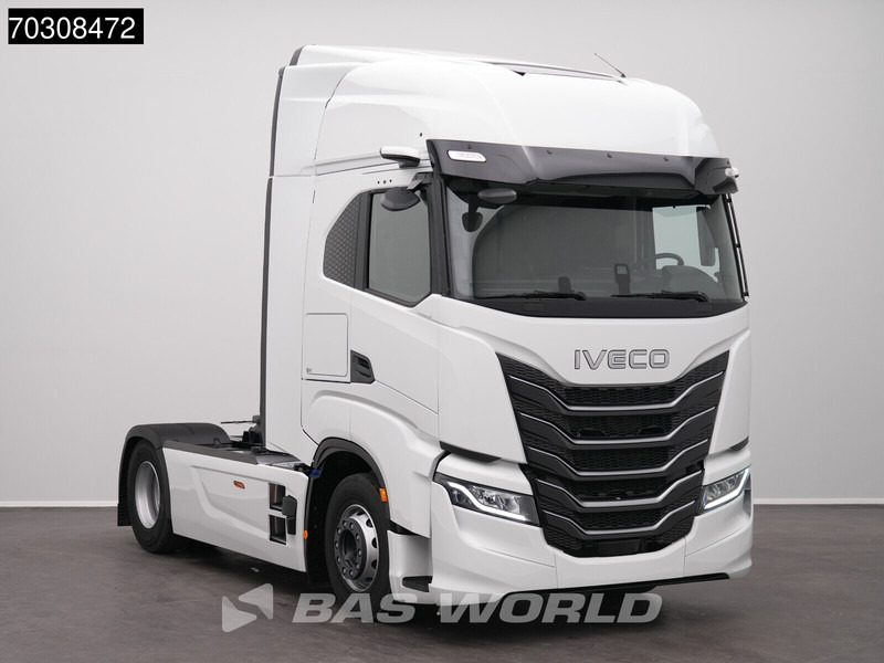 Iveco S-Way 500 4X2 NEW! 2xTanks HPEB Standklima ACC Navi LED - Tractor unit: picture 3 Iveco S-Way 500 4X2 NEW! 2xTanks HPEB Standklima ACC Navi LED - Tractor unit: picture 3