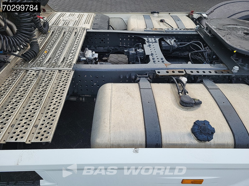 Mercedes-Benz Actros 1842 4X2 StreamSpace Mega Retarder MirrorCam 2xTanks Navi ACC Euro 6 - Tractor unit: picture 5 Mercedes-Benz Actros 1842 4X2 StreamSpace Mega Retarder MirrorCam 2xTanks Navi ACC Euro 6 - Tractor unit: picture 5