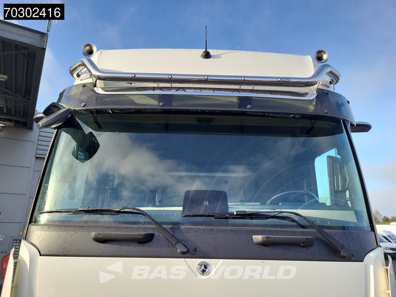 Tractor unit Mercedes-Benz Actros 1845 4X2 GigaSpace Mega Retarder 2x Tanks Standklima Xenon Euro 6: picture 18
