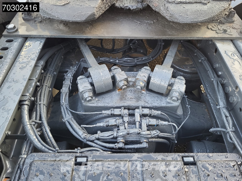 Tractor unit Mercedes-Benz Actros 1845 4X2 GigaSpace Mega Retarder 2x Tanks Standklima Xenon Euro 6: picture 10