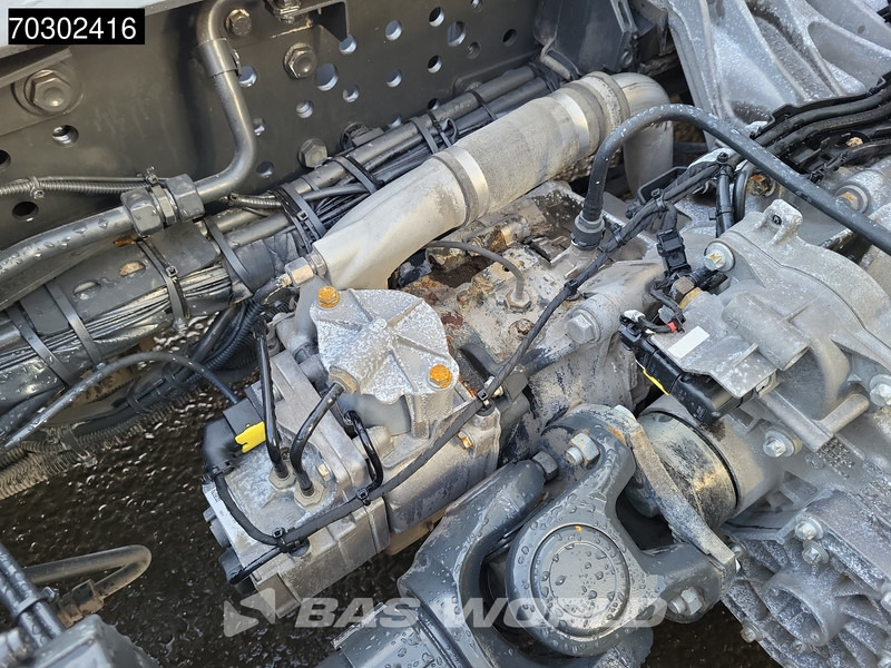 Tractor unit Mercedes-Benz Actros 1845 4X2 GigaSpace Mega Retarder 2x Tanks Standklima Xenon Euro 6: picture 15