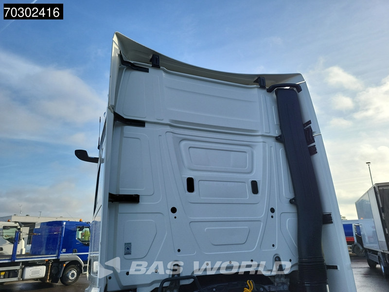 Tractor unit Mercedes-Benz Actros 1845 4X2 GigaSpace Mega Retarder 2x Tanks Standklima Xenon Euro 6: picture 7