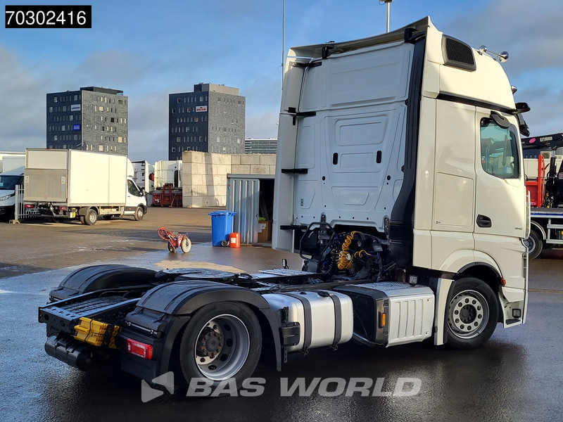 Tractor unit Mercedes-Benz Actros 1845 4X2 GigaSpace Mega Retarder 2x Tanks Standklima Xenon Euro 6: picture 13