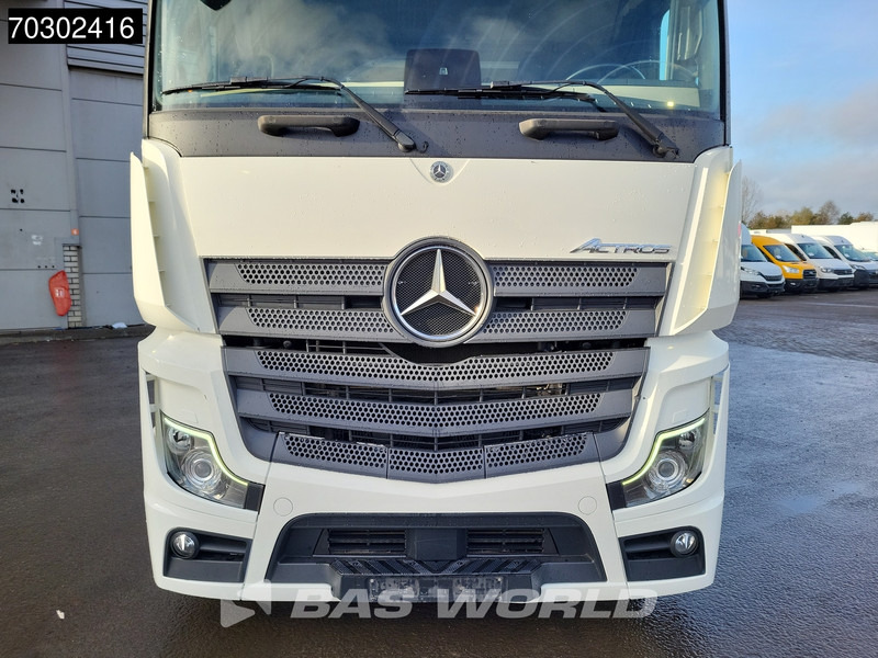 Tractor unit Mercedes-Benz Actros 1845 4X2 GigaSpace Mega Retarder 2x Tanks Standklima Xenon Euro 6: picture 17