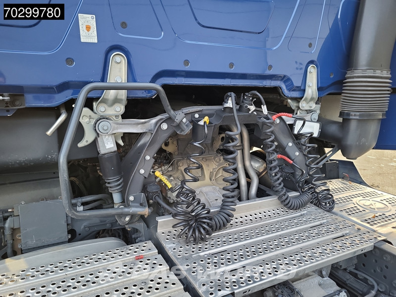 Mercedes-Benz Actros 1851 4X2 BigSpace Retarder 2x Tanks Full-Air Standklima - Tractor unit: picture 5 Mercedes-Benz Actros 1851 4X2 BigSpace Retarder 2x Tanks Full-Air Standklima - Tractor unit: picture 5