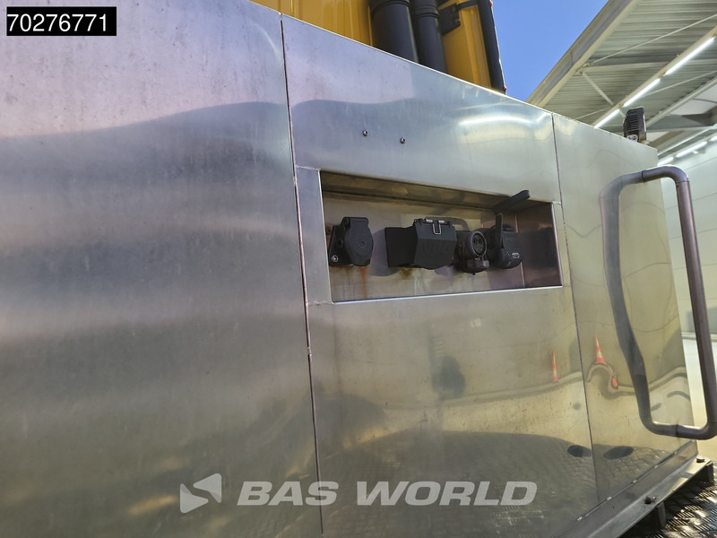 Mercedes-Benz Actros 3353 Actros 6X4 Big-Axle Mirror cam 2X Tanks Navi Xenon - Tractor unit: picture 5 Mercedes-Benz Actros 3353 Actros 6X4 Big-Axle Mirror cam 2X Tanks Navi Xenon - Tractor unit: picture 5