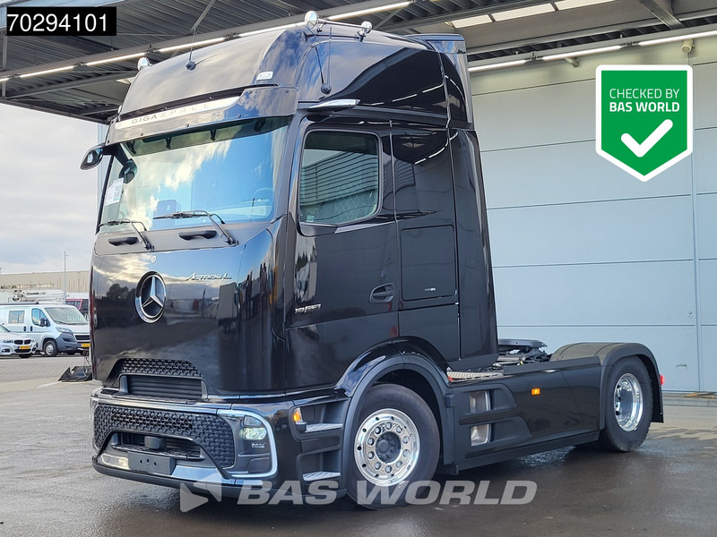 Mercedes-Benz Actros L 1863 4X2 NEW! Retarder Full-Air Leder Standklima 2x Tanks MirrorCam Navi PPC Alcoa's LED Euro 6 - Tractor unit: picture 1 Mercedes-Benz Actros L 1863 4X2 NEW! Retarder Full-Air Leder Standklima 2x Tanks MirrorCam Navi PPC Alcoa's LED Euro 6 - Tractor unit: picture 1