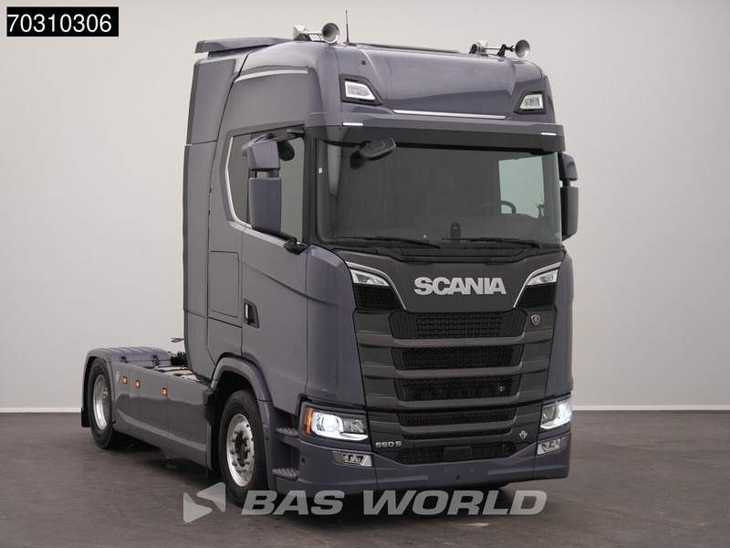 Scania S 660 S 4X2 NEW! Full-Air Retarder Alcoa's V8 Interior Standklima - Tractor unit: picture 3 Scania S 660 S 4X2 NEW! Full-Air Retarder Alcoa's V8 Interior Standklima - Tractor unit: picture 3