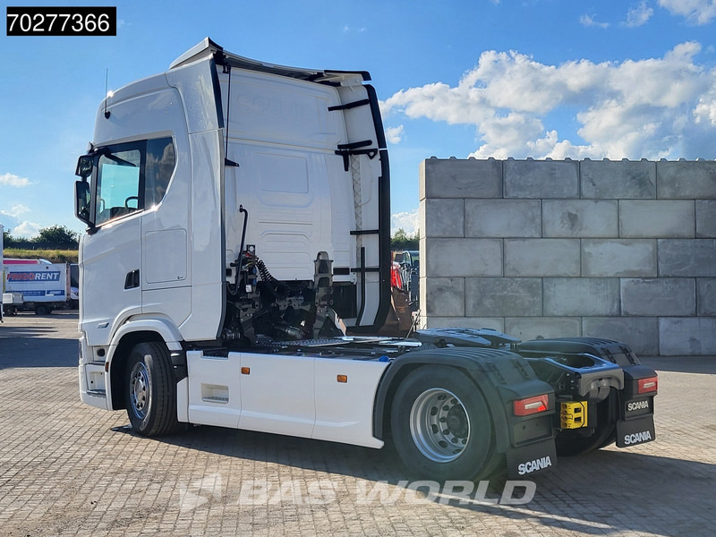 Scania S560 4X2 NEW! Retarder Full-Air 2xTanks Leder Standklima Navi ACC LED - Tractor unit: picture 2 Scania S560 4X2 NEW! Retarder Full-Air 2xTanks Leder Standklima Navi ACC LED - Tractor unit: picture 2