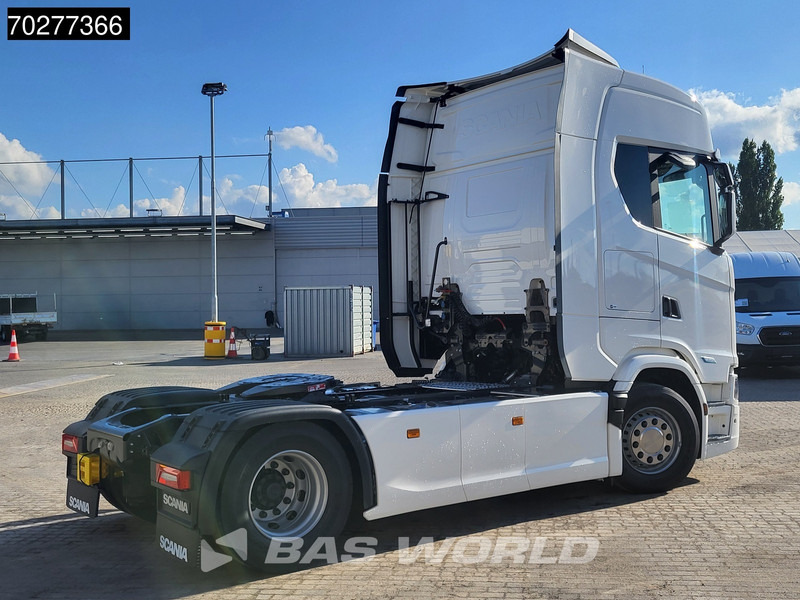 Scania S560 4X2 NEW! Retarder Full-Air 2xTanks Leder Standklima Navi ACC LED - Tractor unit: picture 5 Scania S560 4X2 NEW! Retarder Full-Air 2xTanks Leder Standklima Navi ACC LED - Tractor unit: picture 5