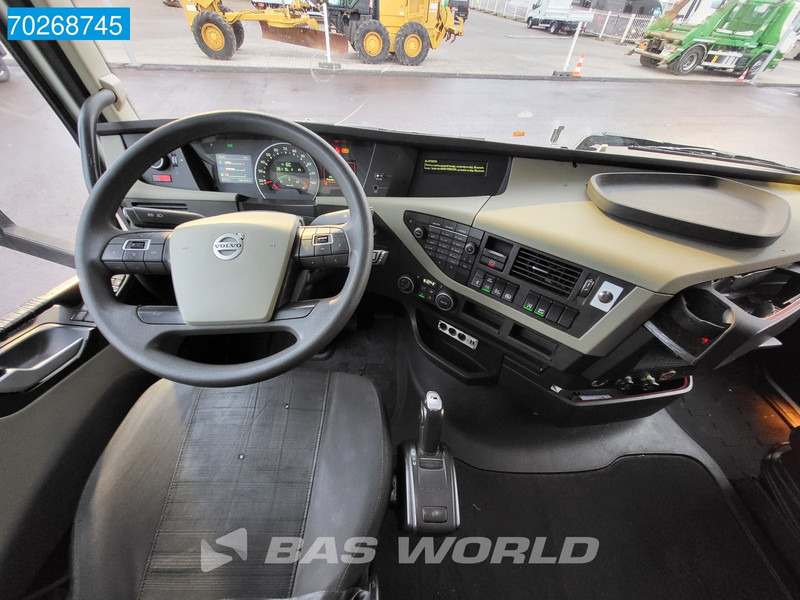 Interior photo 1: Tractor unit Volvo FH 460 4X2 XL Retarder 2x Tanks Xenon